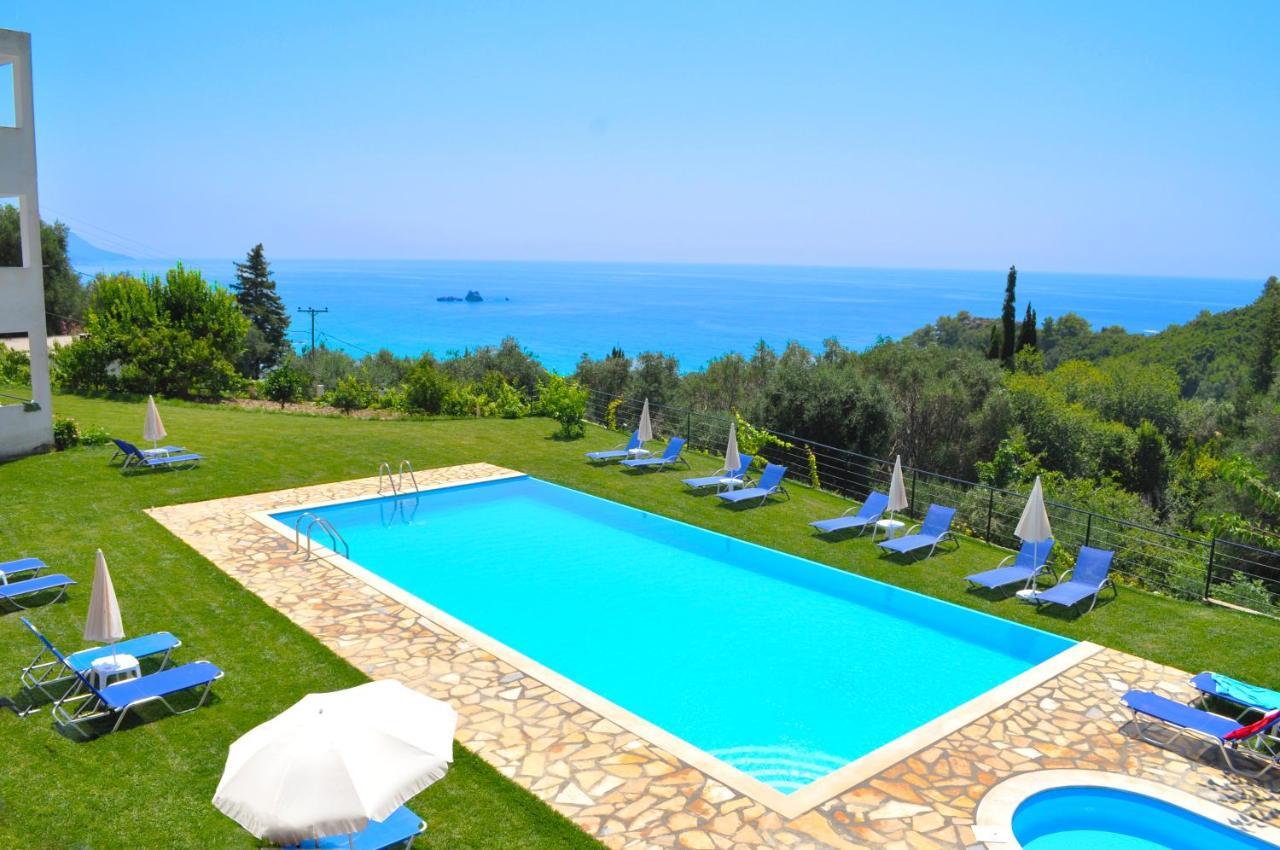Luxury Loft Apartment With Pool - Pelekas Beach, Corfu エクステリア 写真