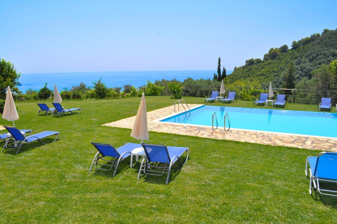Luxury Loft Apartment With Pool - Pelekas Beach, Corfu エクステリア 写真