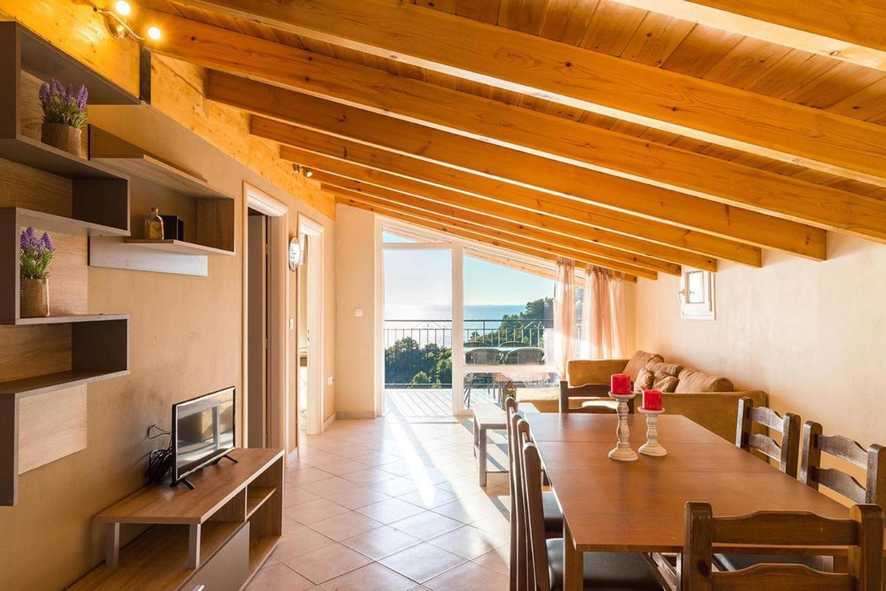 Luxury Loft Apartment With Pool - Pelekas Beach, Corfu エクステリア 写真